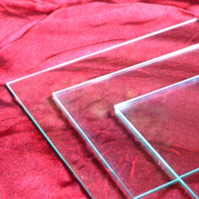 中国反果胶玻璃，玻璃框架申请2毫米切成大小的工厂