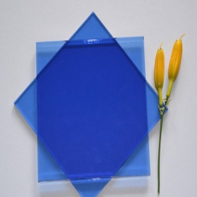从中国工厂购买价格便宜的6毫米深蓝色有色浮法玻璃