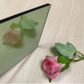 中国Preiswert 5.5mm dunkelgrün harte Beschichtung reflektierende Glas Lieferanten China- fabrik
