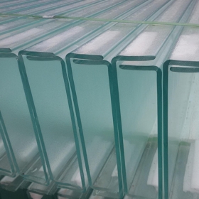 中国轻质建筑玻璃U型半透明通道玻璃生产厂家