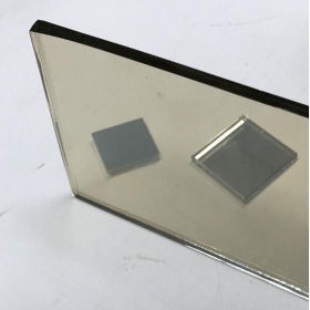 中国银白反光玻璃5mm透明镀膜反光浮法玻璃价格厂家