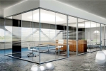 Por que a parede de parede vidro móvel se torna muito popular no escritório?